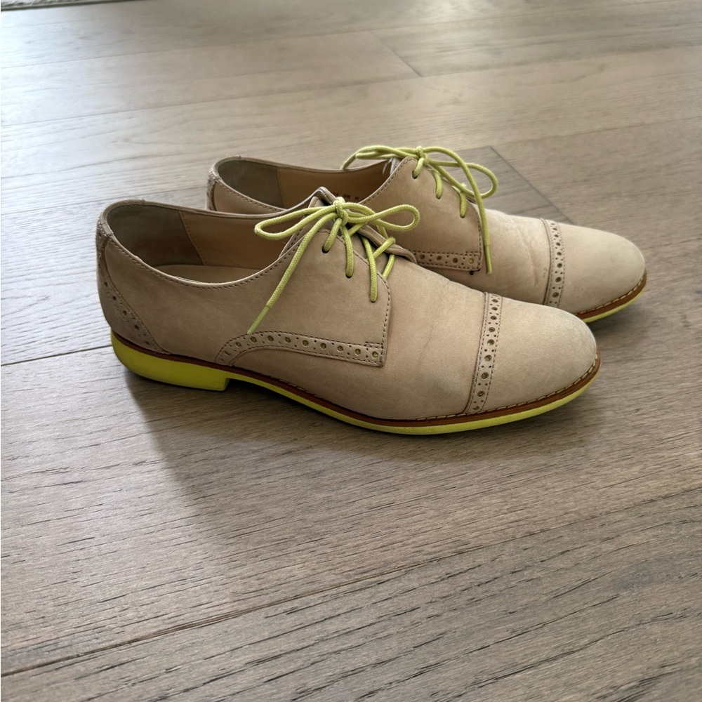 Cole Haan Gramercy Alisa Oxford tan Suede Neon Yellow Sole Wingtip Lace Up | 8